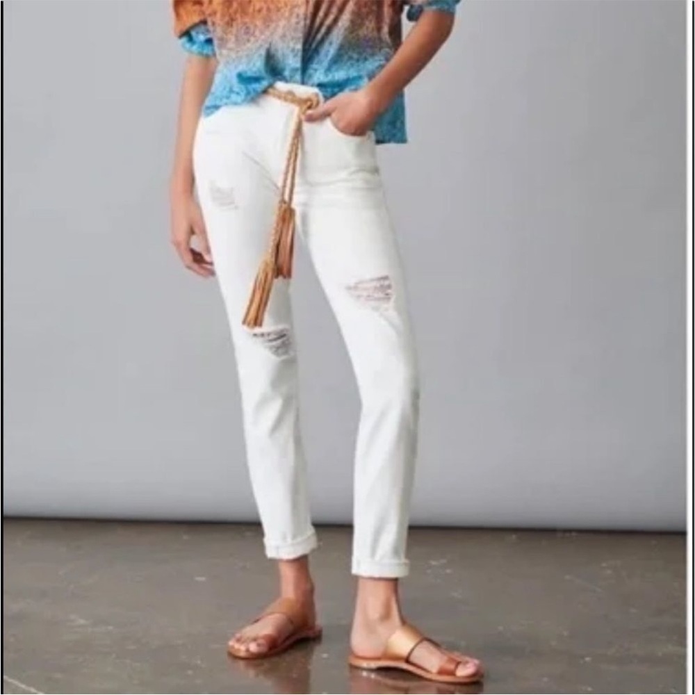 Anthropologie PILCRO White BOYFRIEND Distressed Jeans size 30